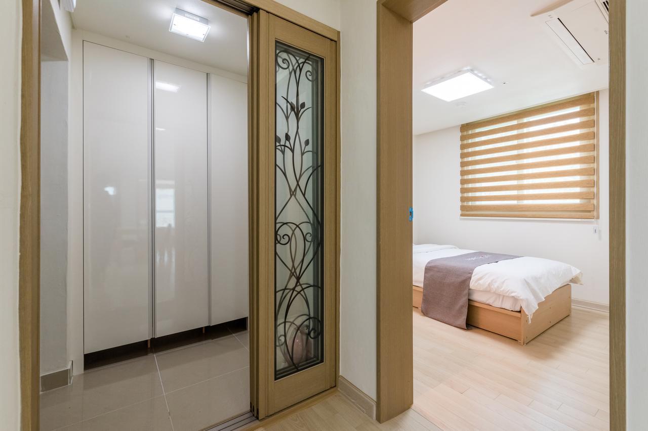 Home Fourest Residence Hotel Okpo Geoje Exterior photo
