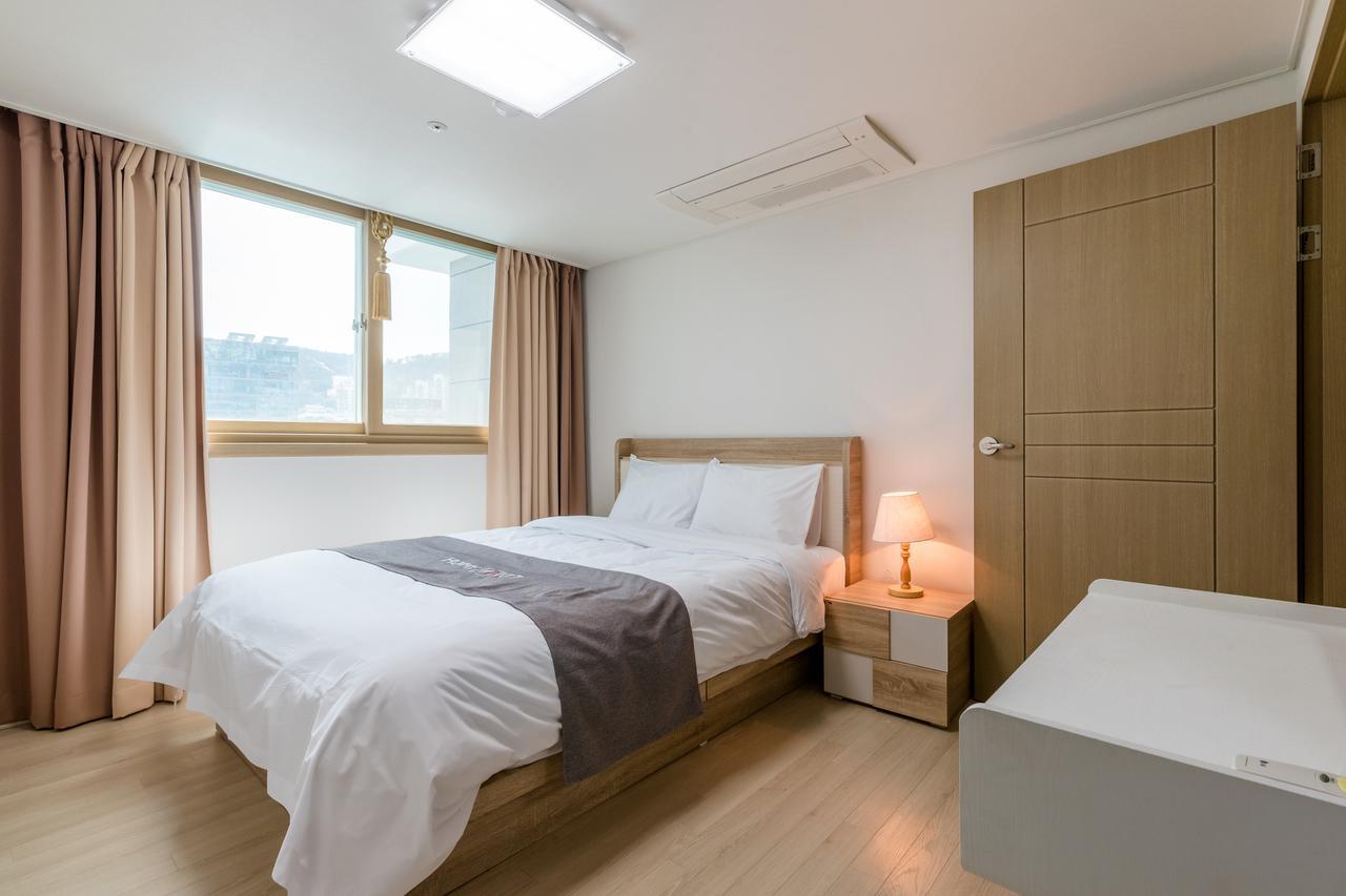 Home Fourest Residence Hotel Okpo Geoje Exterior photo